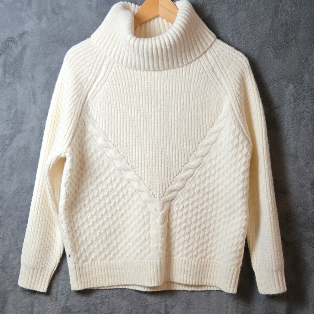 Elegant Cream Turtleneck Sweater